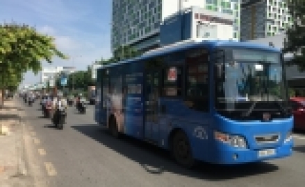 Bộ GTVT cho rằng đề xuất của Sở GTVT TP HCM đưa các phương tiện có sức chứa dưới 17 chỗ và không bố trí chỗ đứng vào vận chuyển hành khách là không phù hợp với quy định của Luật Giao thông đường bộ 2008 và các quy định liên quan